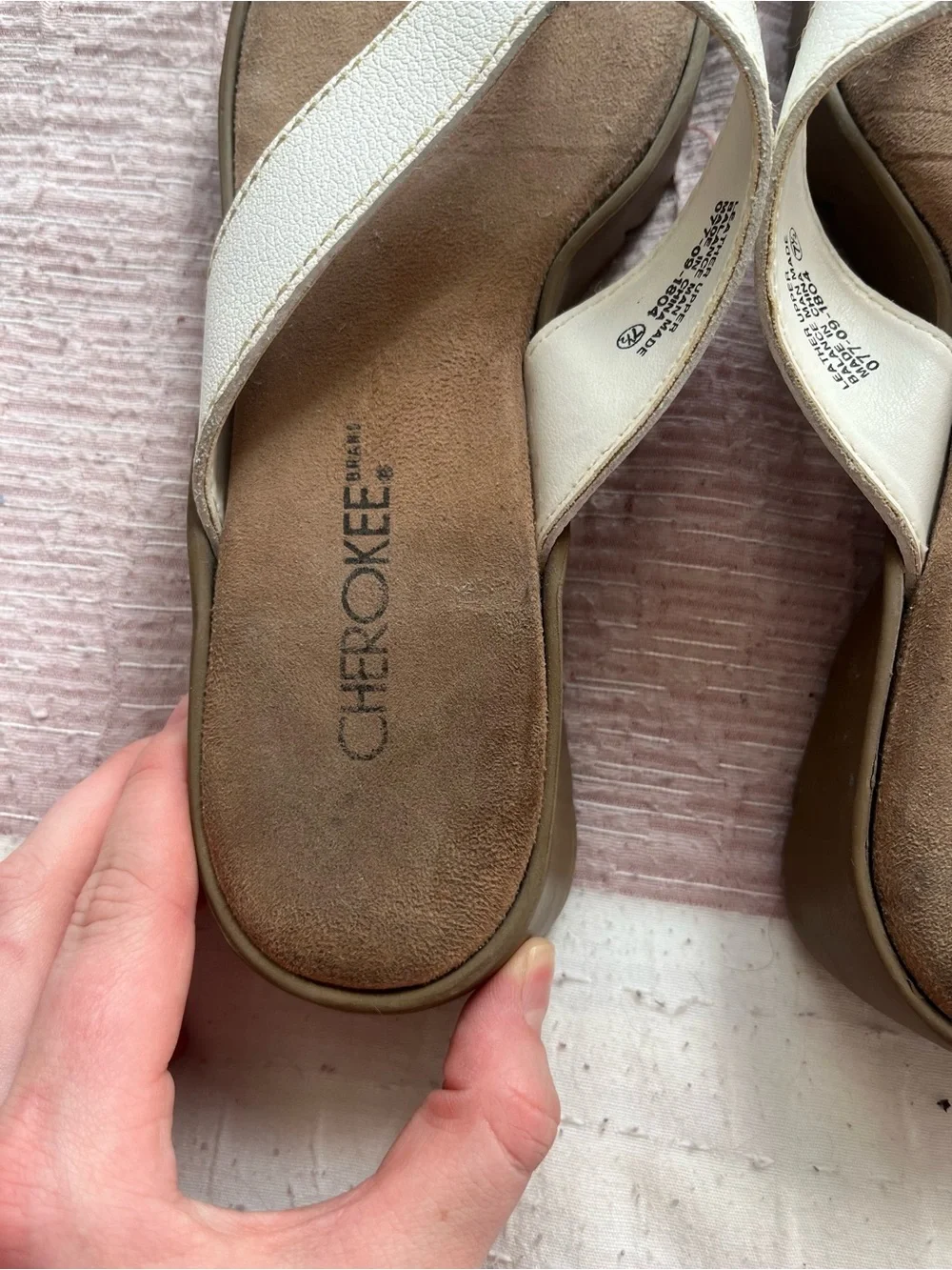 Y2K 2000s style White Thong Platform Sandals Cherokee Size 7.5